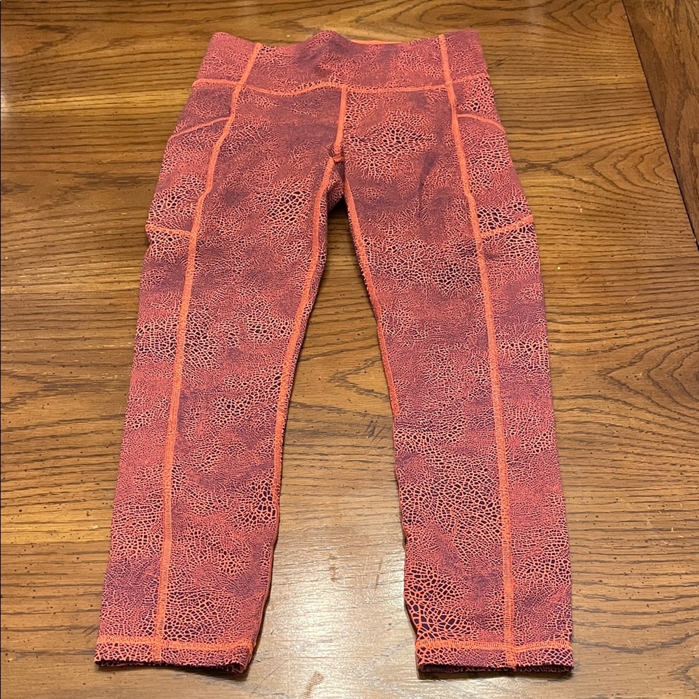 Lululemon Cropped Leggings, size 6